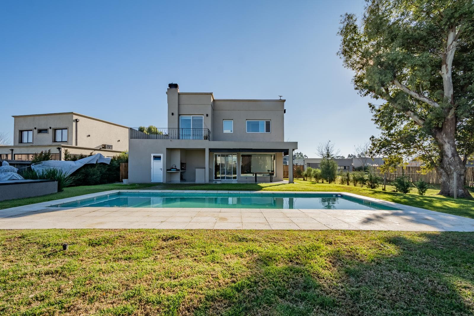Casa 4 ambientes con piscina en Pilar